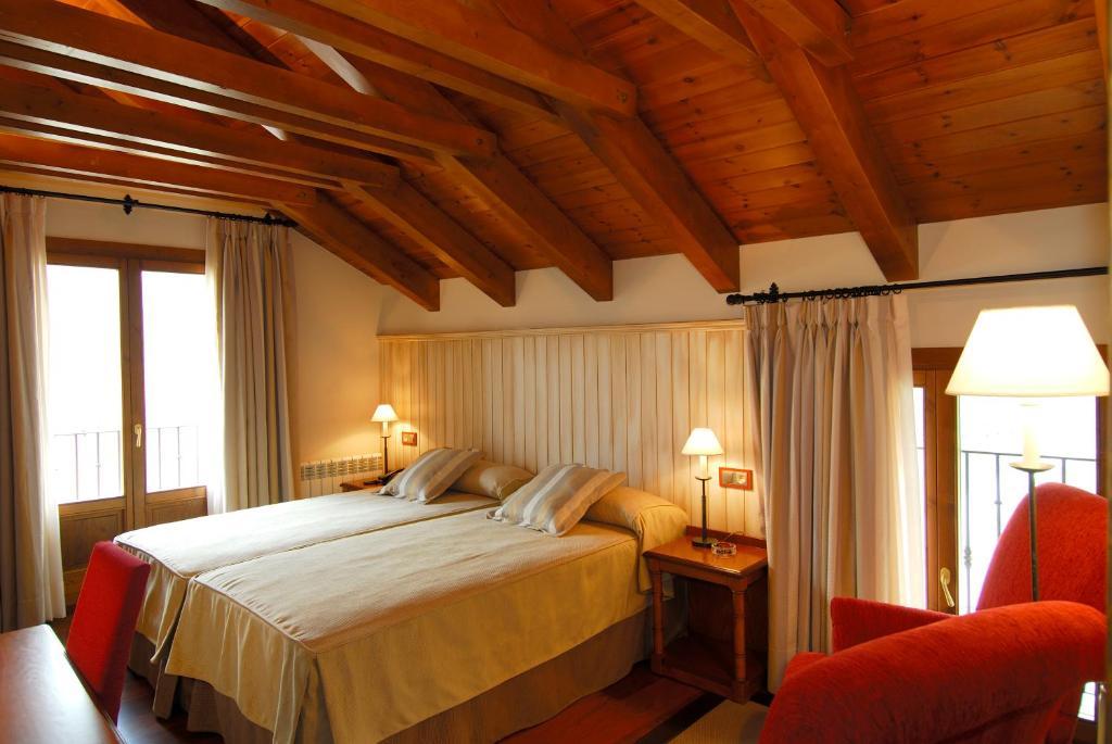 Hotel Diamo Castejón de Sos Exteriör bild